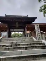 岡田神社の山門・神門