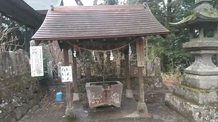 宝八幡宮の手水舎