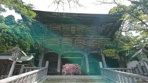 金華山黄金山神社の山門