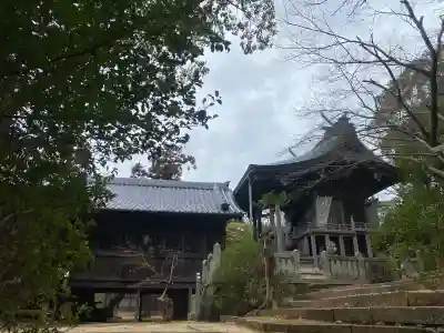 八幡神社の{uncategorized: "未分類", other: "その他", undefined: "問題あり", building: "その他建物", grave: "お墓", sacred_gate: "鳥居", guardian: "狛犬", statue: "像", buddha: "仏像", history: "歴史", nature: "自然", garden: "庭園", animal: "動物", pagoda: "塔", temizu: "手水舎", mountain_gate: "山門・神門", sanctuary: "本殿・本堂", subordinate: "末社・摂社", art: "芸術", scenery: "景色", jizo: "地蔵", ema: "絵馬", goshuin: "御朱印", omikuji: "おみくじ", items: "授与品その他", amulet: "お守り", goshuincho: "御朱印帳", eats: "食事", festival: "お祭り", votive_dance: "神楽", shichigosan: "七五三参", wedding: "結婚式", experience: "体験その他", initially: "初詣", around: "周辺", anti_infection: "感染症対策"}