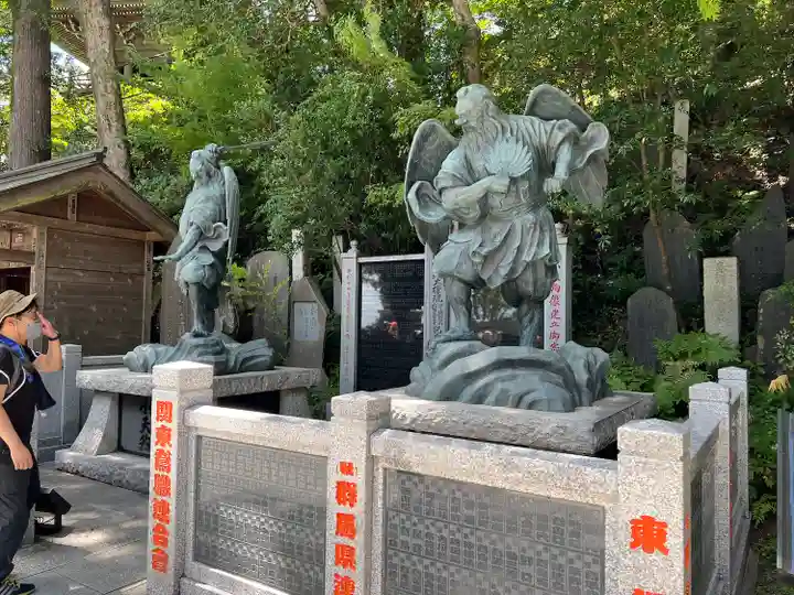 高尾山薬王院の像