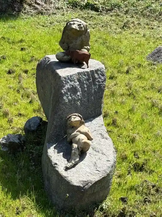 岐阜護國神社の{uncategorized: "未分類", other: "その他", undefined: "問題あり", building: "その他建物", grave: "お墓", sacred_gate: "鳥居", guardian: "狛犬", statue: "像", buddha: "仏像", history: "歴史", nature: "自然", garden: "庭園", animal: "動物", pagoda: "塔", temizu: "手水舎", mountain_gate: "山門・神門", sanctuary: "本殿・本堂", subordinate: "末社・摂社", art: "芸術", scenery: "景色", jizo: "地蔵", ema: "絵馬", goshuin: "御朱印", omikuji: "おみくじ", items: "授与品その他", amulet: "お守り", goshuincho: "御朱印帳", eats: "食事", festival: "お祭り", votive_dance: "神楽", shichigosan: "七五三参", wedding: "結婚式", experience: "体験その他", initially: "初詣", around: "周辺", anti_infection: "感染症対策"}