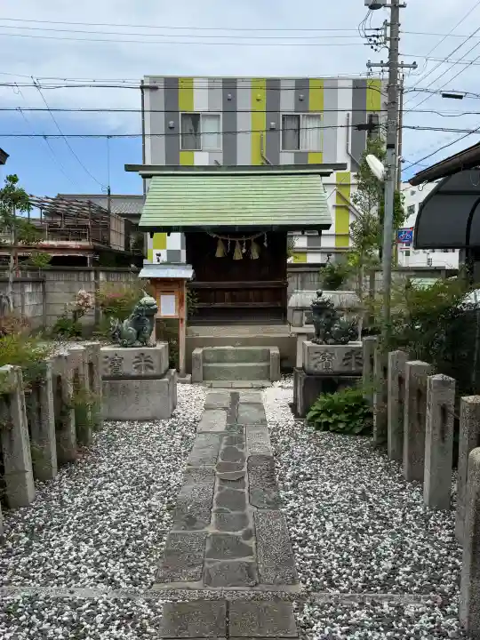 宗像神社の{uncategorized: "未分類", other: "その他", undefined: "問題あり", building: "その他建物", grave: "お墓", sacred_gate: "鳥居", guardian: "狛犬", statue: "像", buddha: "仏像", history: "歴史", nature: "自然", garden: "庭園", animal: "動物", pagoda: "塔", temizu: "手水舎", mountain_gate: "山門・神門", sanctuary: "本殿・本堂", subordinate: "末社・摂社", art: "芸術", scenery: "景色", jizo: "地蔵", ema: "絵馬", goshuin: "御朱印", omikuji: "おみくじ", items: "授与品その他", amulet: "お守り", goshuincho: "御朱印帳", eats: "食事", festival: "お祭り", votive_dance: "神楽", shichigosan: "七五三参", wedding: "結婚式", experience: "体験その他", initially: "初詣", around: "周辺", anti_infection: "感染症対策"}