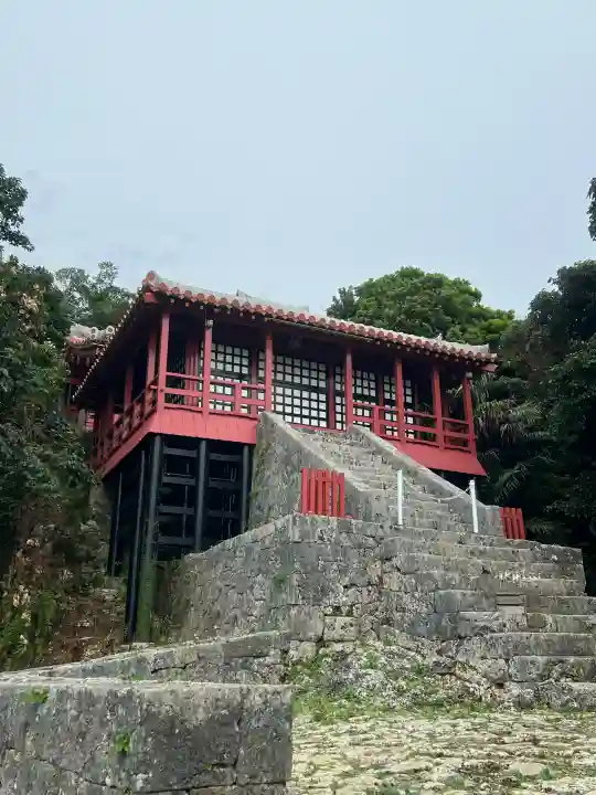 末吉宮の{uncategorized: "未分類", other: "その他", undefined: "問題あり", building: "その他建物", grave: "お墓", sacred_gate: "鳥居", guardian: "狛犬", statue: "像", buddha: "仏像", history: "歴史", nature: "自然", garden: "庭園", animal: "動物", pagoda: "塔", temizu: "手水舎", mountain_gate: "山門・神門", sanctuary: "本殿・本堂", subordinate: "末社・摂社", art: "芸術", scenery: "景色", jizo: "地蔵", ema: "絵馬", goshuin: "御朱印", omikuji: "おみくじ", items: "授与品その他", amulet: "お守り", goshuincho: "御朱印帳", eats: "食事", festival: "お祭り", votive_dance: "神楽", shichigosan: "七五三参", wedding: "結婚式", experience: "体験その他", initially: "初詣", around: "周辺", anti_infection: "感染症対策"}