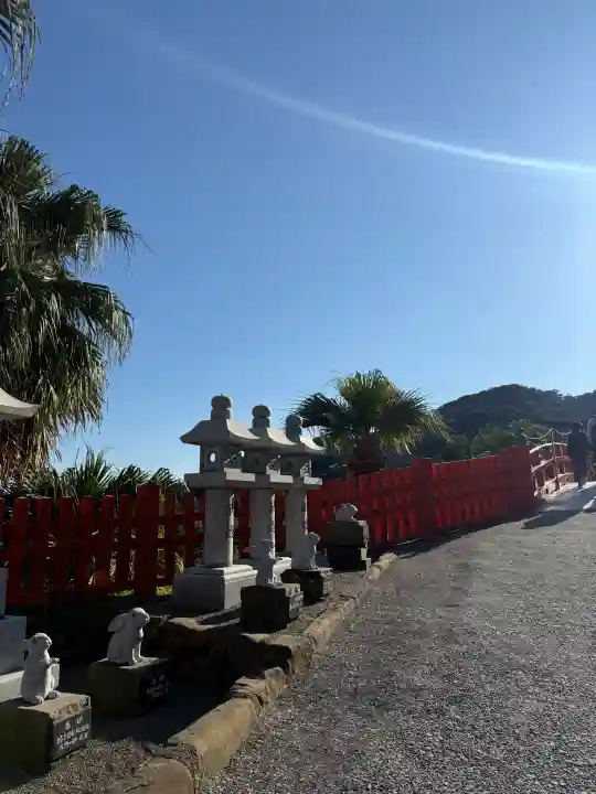 鵜戸神宮の{uncategorized: "未分類", other: "その他", undefined: "問題あり", building: "その他建物", grave: "お墓", sacred_gate: "鳥居", guardian: "狛犬", statue: "像", buddha: "仏像", history: "歴史", nature: "自然", garden: "庭園", animal: "動物", pagoda: "塔", temizu: "手水舎", mountain_gate: "山門・神門", sanctuary: "本殿・本堂", subordinate: "末社・摂社", art: "芸術", scenery: "景色", jizo: "地蔵", ema: "絵馬", goshuin: "御朱印", omikuji: "おみくじ", items: "授与品その他", amulet: "お守り", goshuincho: "御朱印帳", eats: "食事", festival: "お祭り", votive_dance: "神楽", shichigosan: "七五三参", wedding: "結婚式", experience: "体験その他", initially: "初詣", around: "周辺", anti_infection: "感染症対策"}