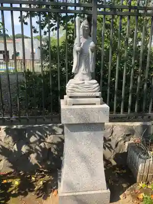 菊名池弁財天の像