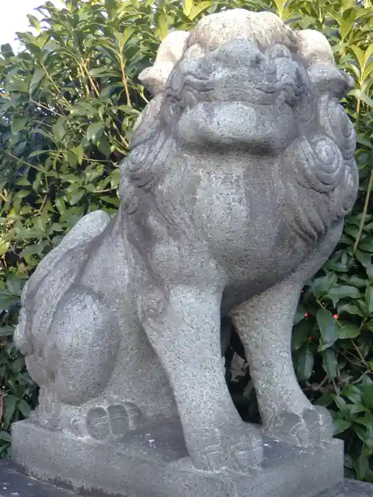 鎌達稲荷神社の狛犬