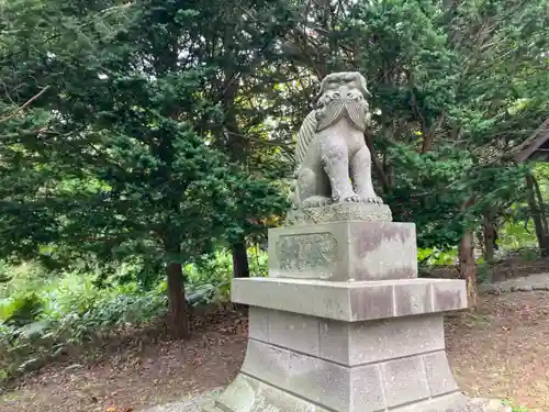旧信濃神社の狛犬
