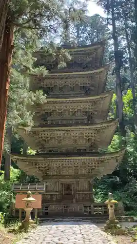 出羽神社(出羽三山神社)～三神合祭殿～の塔