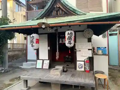 平野の一本松と地蔵堂（十王堂跡）の本殿・本堂