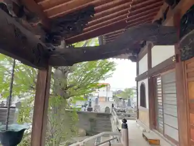 九品寺の{uncategorized: "未分類", other: "その他", undefined: "問題あり", building: "その他建物", grave: "お墓", sacred_gate: "鳥居", guardian: "狛犬", statue: "像", buddha: "仏像", history: "歴史", nature: "自然", garden: "庭園", animal: "動物", pagoda: "塔", temizu: "手水舎", mountain_gate: "山門・神門", sanctuary: "本殿・本堂", subordinate: "末社・摂社", art: "芸術", scenery: "景色", jizo: "地蔵", ema: "絵馬", goshuin: "御朱印", omikuji: "おみくじ", items: "授与品その他", amulet: "お守り", goshuincho: "御朱印帳", eats: "食事", festival: "お祭り", votive_dance: "神楽", shichigosan: "七五三参", wedding: "結婚式", experience: "体験その他", initially: "初詣", around: "周辺", anti_infection: "感染症対策"}
