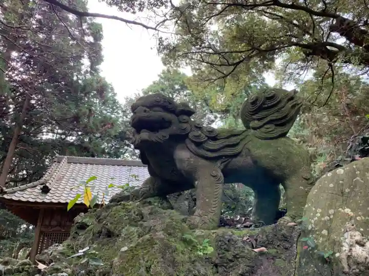 御嶽神社の狛犬