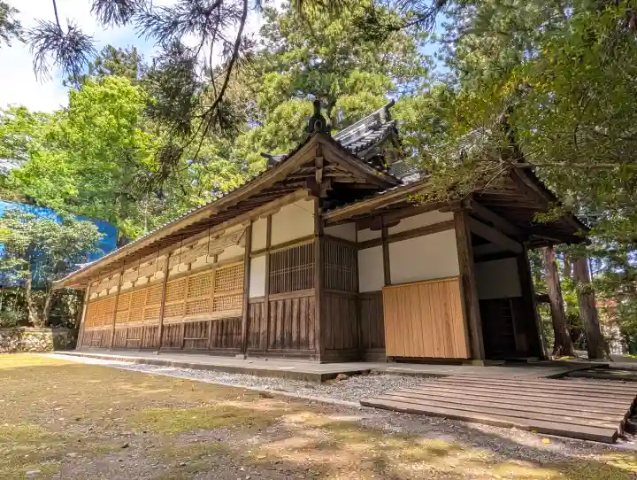 彌彦神社の{uncategorized: "未分類", other: "その他", undefined: "問題あり", building: "その他建物", grave: "お墓", sacred_gate: "鳥居", guardian: "狛犬", statue: "像", buddha: "仏像", history: "歴史", nature: "自然", garden: "庭園", animal: "動物", pagoda: "塔", temizu: "手水舎", mountain_gate: "山門・神門", sanctuary: "本殿・本堂", subordinate: "末社・摂社", art: "芸術", scenery: "景色", jizo: "地蔵", ema: "絵馬", goshuin: "御朱印", omikuji: "おみくじ", items: "授与品その他", amulet: "お守り", goshuincho: "御朱印帳", eats: "食事", festival: "お祭り", votive_dance: "神楽", shichigosan: "七五三参", wedding: "結婚式", experience: "体験その他", initially: "初詣", around: "周辺", anti_infection: "感染症対策"}