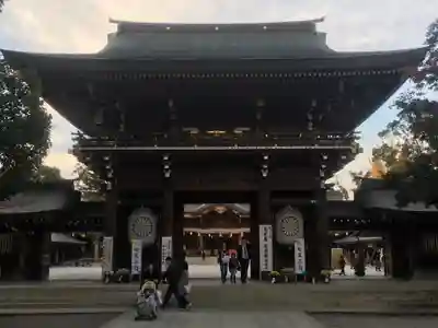 寒川神社の山門・神門