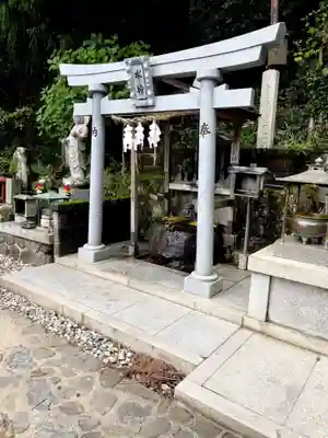 宝山寺の末社・摂社