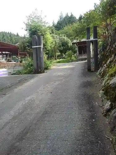 高水山　常福院　龍学寺　の山門