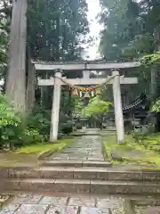 雄山神社中宮祈願殿(富山県)