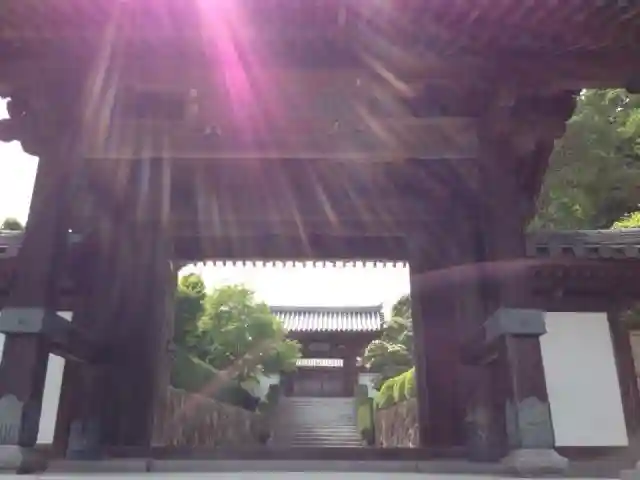 興宗寺の山門