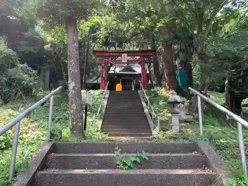 三柱神社の鳥居