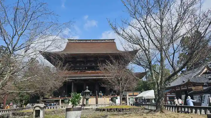 金峯山寺の本殿・本堂