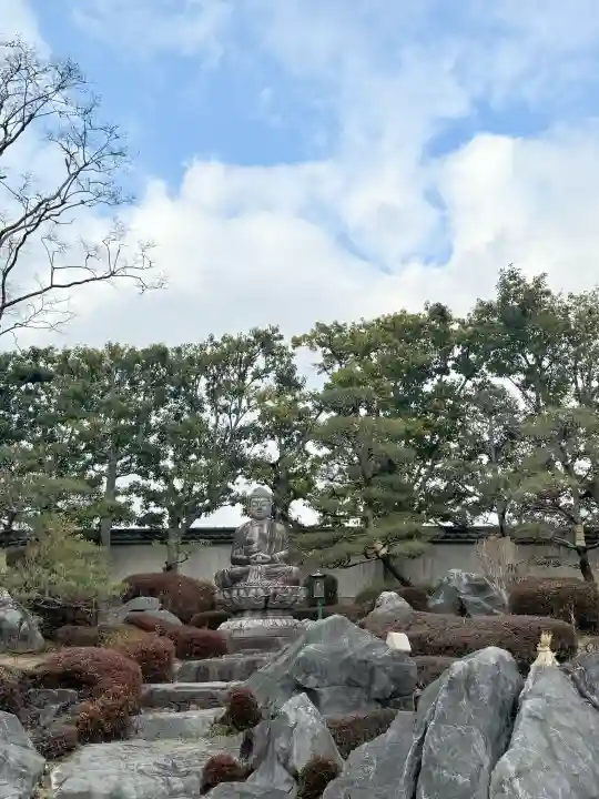 當麻寺 奥院の{uncategorized: "未分類", other: "その他", undefined: "問題あり", building: "その他建物", grave: "お墓", sacred_gate: "鳥居", guardian: "狛犬", statue: "像", buddha: "仏像", history: "歴史", nature: "自然", garden: "庭園", animal: "動物", pagoda: "塔", temizu: "手水舎", mountain_gate: "山門・神門", sanctuary: "本殿・本堂", subordinate: "末社・摂社", art: "芸術", scenery: "景色", jizo: "地蔵", ema: "絵馬", goshuin: "御朱印", omikuji: "おみくじ", items: "授与品その他", amulet: "お守り", goshuincho: "御朱印帳", eats: "食事", festival: "お祭り", votive_dance: "神楽", shichigosan: "七五三参", wedding: "結婚式", experience: "体験その他", initially: "初詣", around: "周辺", anti_infection: "感染症対策"}