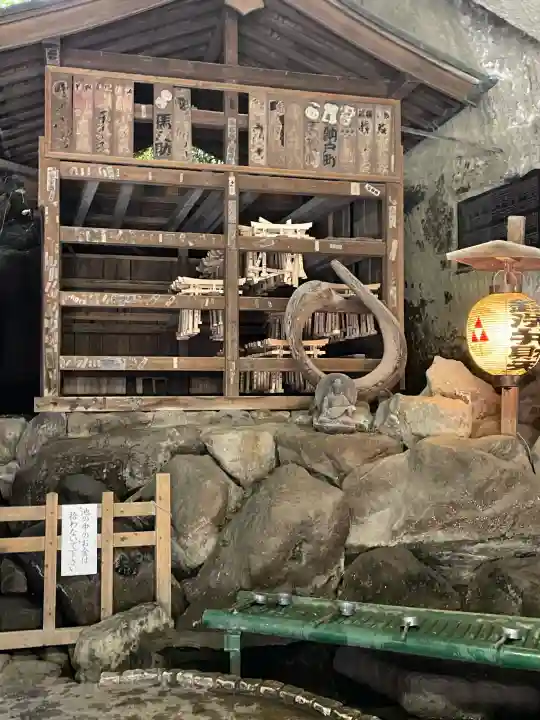 銭洗弁財天宇賀福神社(神奈川県)