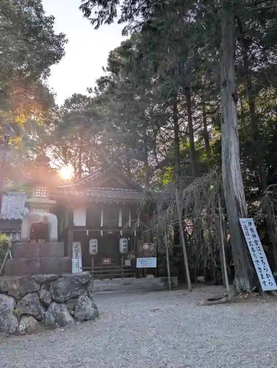 建部大社の{uncategorized: "未分類", other: "その他", undefined: "問題あり", building: "その他建物", grave: "お墓", sacred_gate: "鳥居", guardian: "狛犬", statue: "像", buddha: "仏像", history: "歴史", nature: "自然", garden: "庭園", animal: "動物", pagoda: "塔", temizu: "手水舎", mountain_gate: "山門・神門", sanctuary: "本殿・本堂", subordinate: "末社・摂社", art: "芸術", scenery: "景色", jizo: "地蔵", ema: "絵馬", goshuin: "御朱印", omikuji: "おみくじ", items: "授与品その他", amulet: "お守り", goshuincho: "御朱印帳", eats: "食事", festival: "お祭り", votive_dance: "神楽", shichigosan: "七五三参", wedding: "結婚式", experience: "体験その他", initially: "初詣", around: "周辺", anti_infection: "感染症対策"}