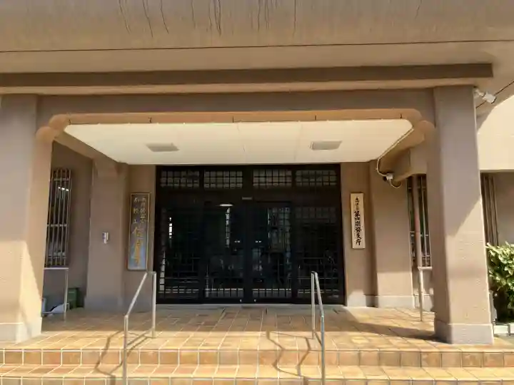 信常寺の{uncategorized: "未分類", other: "その他", undefined: "問題あり", building: "その他建物", grave: "お墓", sacred_gate: "鳥居", guardian: "狛犬", statue: "像", buddha: "仏像", history: "歴史", nature: "自然", garden: "庭園", animal: "動物", pagoda: "塔", temizu: "手水舎", mountain_gate: "山門・神門", sanctuary: "本殿・本堂", subordinate: "末社・摂社", art: "芸術", scenery: "景色", jizo: "地蔵", ema: "絵馬", goshuin: "御朱印", omikuji: "おみくじ", items: "授与品その他", amulet: "お守り", goshuincho: "御朱印帳", eats: "食事", festival: "お祭り", votive_dance: "神楽", shichigosan: "七五三参", wedding: "結婚式", experience: "体験その他", initially: "初詣", around: "周辺", anti_infection: "感染症対策"}