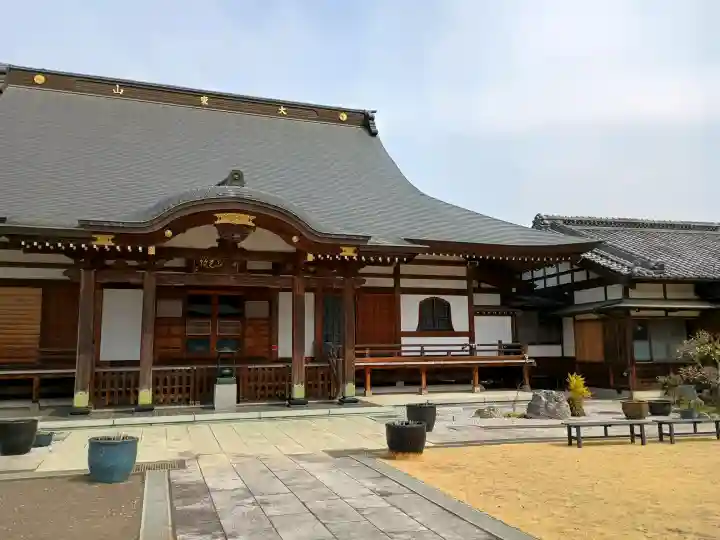源蔵寺の{uncategorized: "未分類", other: "その他", undefined: "問題あり", building: "その他建物", grave: "お墓", sacred_gate: "鳥居", guardian: "狛犬", statue: "像", buddha: "仏像", history: "歴史", nature: "自然", garden: "庭園", animal: "動物", pagoda: "塔", temizu: "手水舎", mountain_gate: "山門・神門", sanctuary: "本殿・本堂", subordinate: "末社・摂社", art: "芸術", scenery: "景色", jizo: "地蔵", ema: "絵馬", goshuin: "御朱印", omikuji: "おみくじ", items: "授与品その他", amulet: "お守り", goshuincho: "御朱印帳", eats: "食事", festival: "お祭り", votive_dance: "神楽", shichigosan: "七五三参", wedding: "結婚式", experience: "体験その他", initially: "初詣", around: "周辺", anti_infection: "感染症対策"}