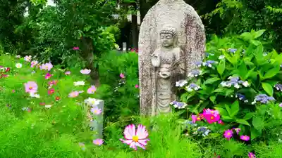 般若寺 ❁コスモス寺❁の地蔵