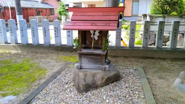 八所社の末社・摂社