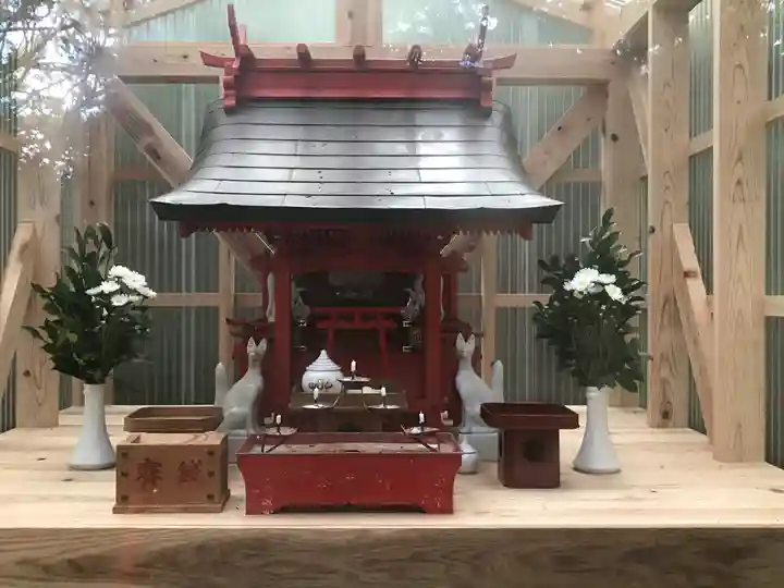 鏡山稲荷神社の末社・摂社