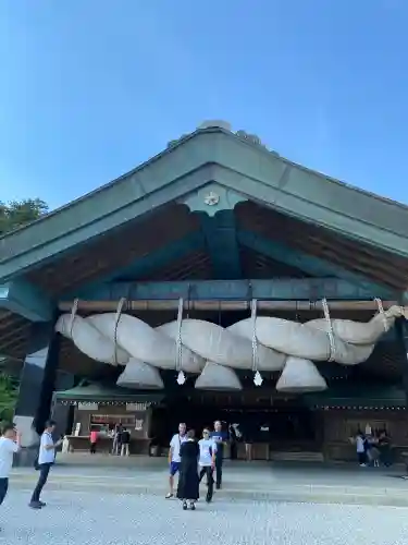 出雲大社の{uncategorized: "未分類", other: "その他", undefined: "問題あり", building: "その他建物", grave: "お墓", sacred_gate: "鳥居", guardian: "狛犬", statue: "像", buddha: "仏像", history: "歴史", nature: "自然", garden: "庭園", animal: "動物", pagoda: "塔", temizu: "手水舎", mountain_gate: "山門・神門", sanctuary: "本殿・本堂", subordinate: "末社・摂社", art: "芸術", scenery: "景色", jizo: "地蔵", ema: "絵馬", goshuin: "御朱印", omikuji: "おみくじ", items: "授与品その他", amulet: "お守り", goshuincho: "御朱印帳", eats: "食事", festival: "お祭り", votive_dance: "神楽", shichigosan: "七五三参", wedding: "結婚式", experience: "体験その他", initially: "初詣", around: "周辺", anti_infection: "感染症対策"}