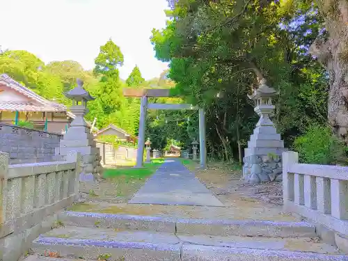 布智神社（本甲）の建物その他