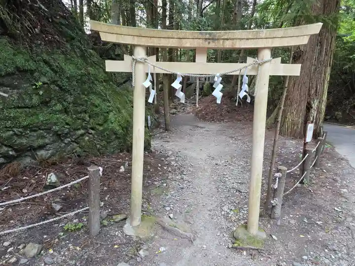 室生龍穴神社 天の岩戸(奈良県)