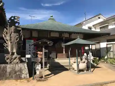 文殊院の本殿・本堂
