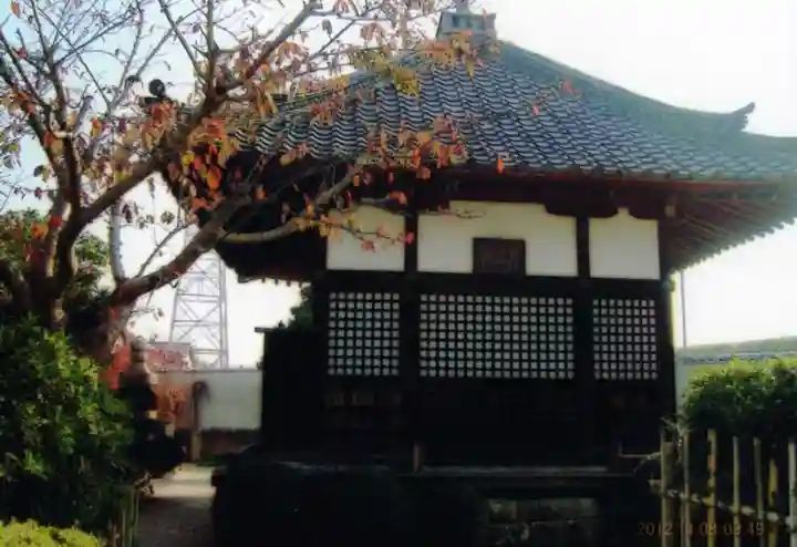 泉橋寺の本殿・本堂