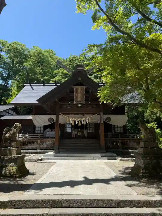 春日山神社の{uncategorized: "未分類", other: "その他", undefined: "問題あり", building: "その他建物", grave: "お墓", sacred_gate: "鳥居", guardian: "狛犬", statue: "像", buddha: "仏像", history: "歴史", nature: "自然", garden: "庭園", animal: "動物", pagoda: "塔", temizu: "手水舎", mountain_gate: "山門・神門", sanctuary: "本殿・本堂", subordinate: "末社・摂社", art: "芸術", scenery: "景色", jizo: "地蔵", ema: "絵馬", goshuin: "御朱印", omikuji: "おみくじ", items: "授与品その他", amulet: "お守り", goshuincho: "御朱印帳", eats: "食事", festival: "お祭り", votive_dance: "神楽", shichigosan: "七五三参", wedding: "結婚式", experience: "体験その他", initially: "初詣", around: "周辺", anti_infection: "感染症対策"}
