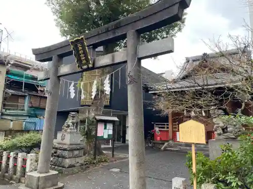 江島杉山神社の本殿・本堂