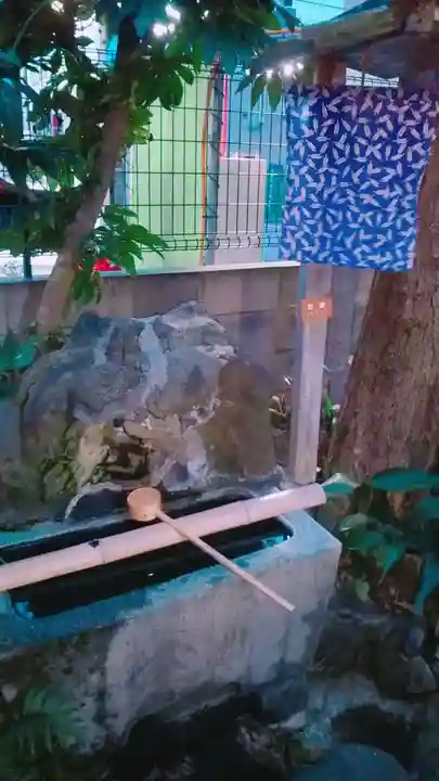 三光稲荷神社の手水舎