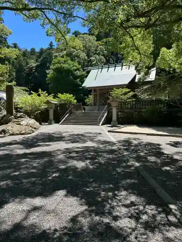 安房神社の{uncategorized: "未分類", other: "その他", undefined: "問題あり", building: "その他建物", grave: "お墓", sacred_gate: "鳥居", guardian: "狛犬", statue: "像", buddha: "仏像", history: "歴史", nature: "自然", garden: "庭園", animal: "動物", pagoda: "塔", temizu: "手水舎", mountain_gate: "山門・神門", sanctuary: "本殿・本堂", subordinate: "末社・摂社", art: "芸術", scenery: "景色", jizo: "地蔵", ema: "絵馬", goshuin: "御朱印", omikuji: "おみくじ", items: "授与品その他", amulet: "お守り", goshuincho: "御朱印帳", eats: "食事", festival: "お祭り", votive_dance: "神楽", shichigosan: "七五三参", wedding: "結婚式", experience: "体験その他", initially: "初詣", around: "周辺", anti_infection: "感染症対策"}