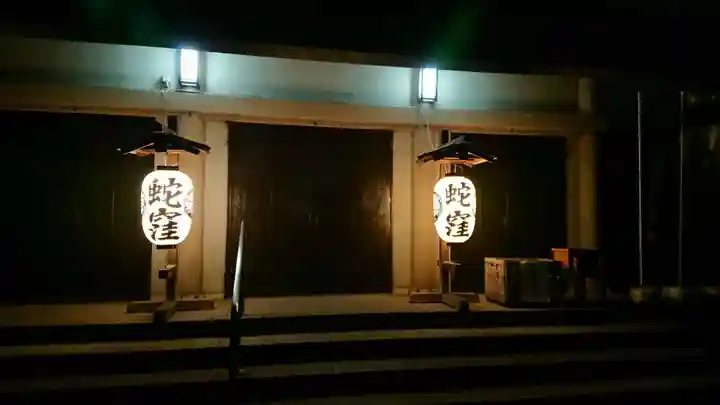 蛇窪神社の本殿・本堂