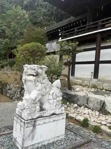 近江神宮の{uncategorized: "未分類", other: "その他", undefined: "問題あり", building: "その他建物", grave: "お墓", sacred_gate: "鳥居", guardian: "狛犬", statue: "像", buddha: "仏像", history: "歴史", nature: "自然", garden: "庭園", animal: "動物", pagoda: "塔", temizu: "手水舎", mountain_gate: "山門・神門", sanctuary: "本殿・本堂", subordinate: "末社・摂社", art: "芸術", scenery: "景色", jizo: "地蔵", ema: "絵馬", goshuin: "御朱印", omikuji: "おみくじ", items: "授与品その他", amulet: "お守り", goshuincho: "御朱印帳", eats: "食事", festival: "お祭り", votive_dance: "神楽", shichigosan: "七五三参", wedding: "結婚式", experience: "体験その他", initially: "初詣", around: "周辺", anti_infection: "感染症対策"}