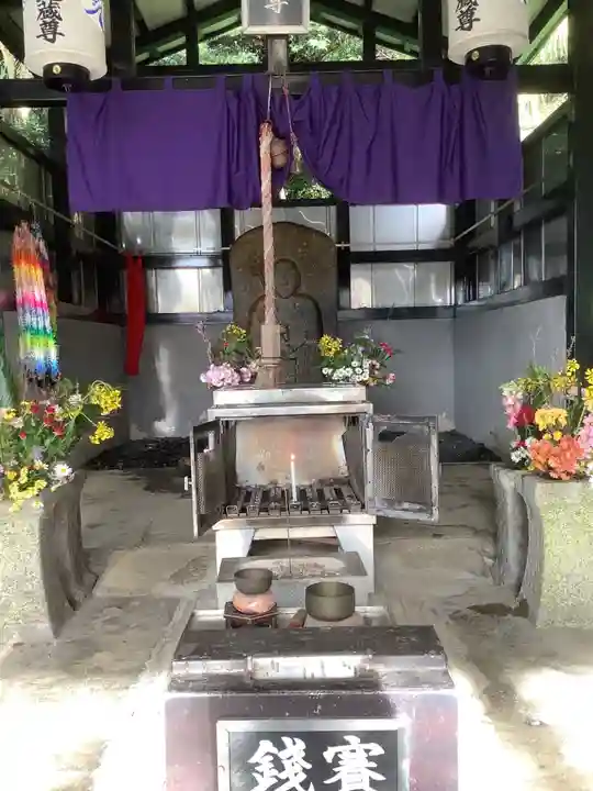 尻冷し地蔵の本殿・本堂