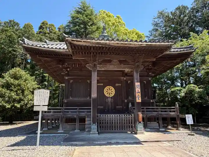 成田山新勝寺の{uncategorized: "未分類", other: "その他", undefined: "問題あり", building: "その他建物", grave: "お墓", sacred_gate: "鳥居", guardian: "狛犬", statue: "像", buddha: "仏像", history: "歴史", nature: "自然", garden: "庭園", animal: "動物", pagoda: "塔", temizu: "手水舎", mountain_gate: "山門・神門", sanctuary: "本殿・本堂", subordinate: "末社・摂社", art: "芸術", scenery: "景色", jizo: "地蔵", ema: "絵馬", goshuin: "御朱印", omikuji: "おみくじ", items: "授与品その他", amulet: "お守り", goshuincho: "御朱印帳", eats: "食事", festival: "お祭り", votive_dance: "神楽", shichigosan: "七五三参", wedding: "結婚式", experience: "体験その他", initially: "初詣", around: "周辺", anti_infection: "感染症対策"}