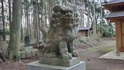 六所神社の狛犬
