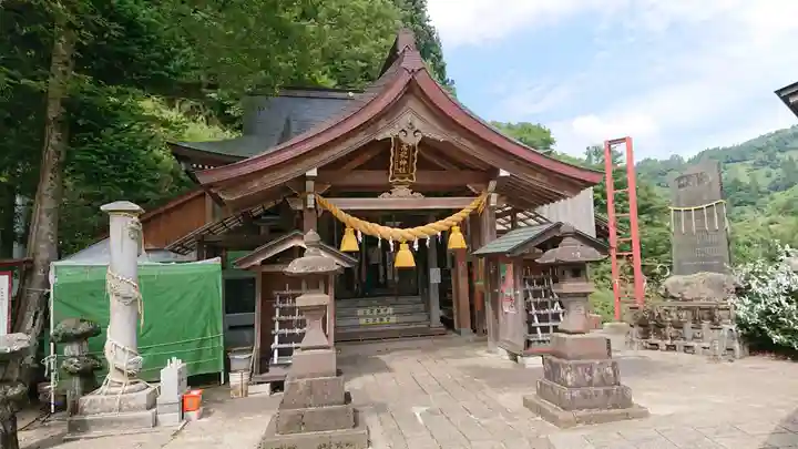 高龍神社の本殿・本堂