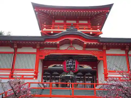 門戸厄神東光寺の山門