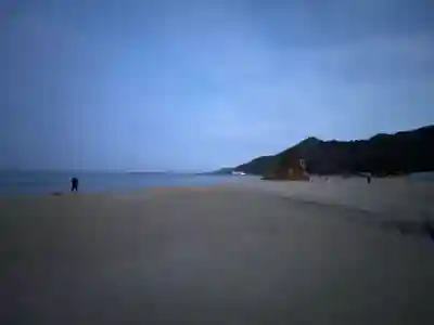 稲佐の浜　弁天島の{uncategorized: "未分類", other: "その他", undefined: "問題あり", building: "その他建物", grave: "お墓", sacred_gate: "鳥居", guardian: "狛犬", statue: "像", buddha: "仏像", history: "歴史", nature: "自然", garden: "庭園", animal: "動物", pagoda: "塔", temizu: "手水舎", mountain_gate: "山門・神門", sanctuary: "本殿・本堂", subordinate: "末社・摂社", art: "芸術", scenery: "景色", jizo: "地蔵", ema: "絵馬", goshuin: "御朱印", omikuji: "おみくじ", items: "授与品その他", amulet: "お守り", goshuincho: "御朱印帳", eats: "食事", festival: "お祭り", votive_dance: "神楽", shichigosan: "七五三参", wedding: "結婚式", experience: "体験その他", initially: "初詣", around: "周辺", anti_infection: "感染症対策"}