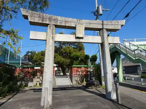 諏訪神社の鳥居